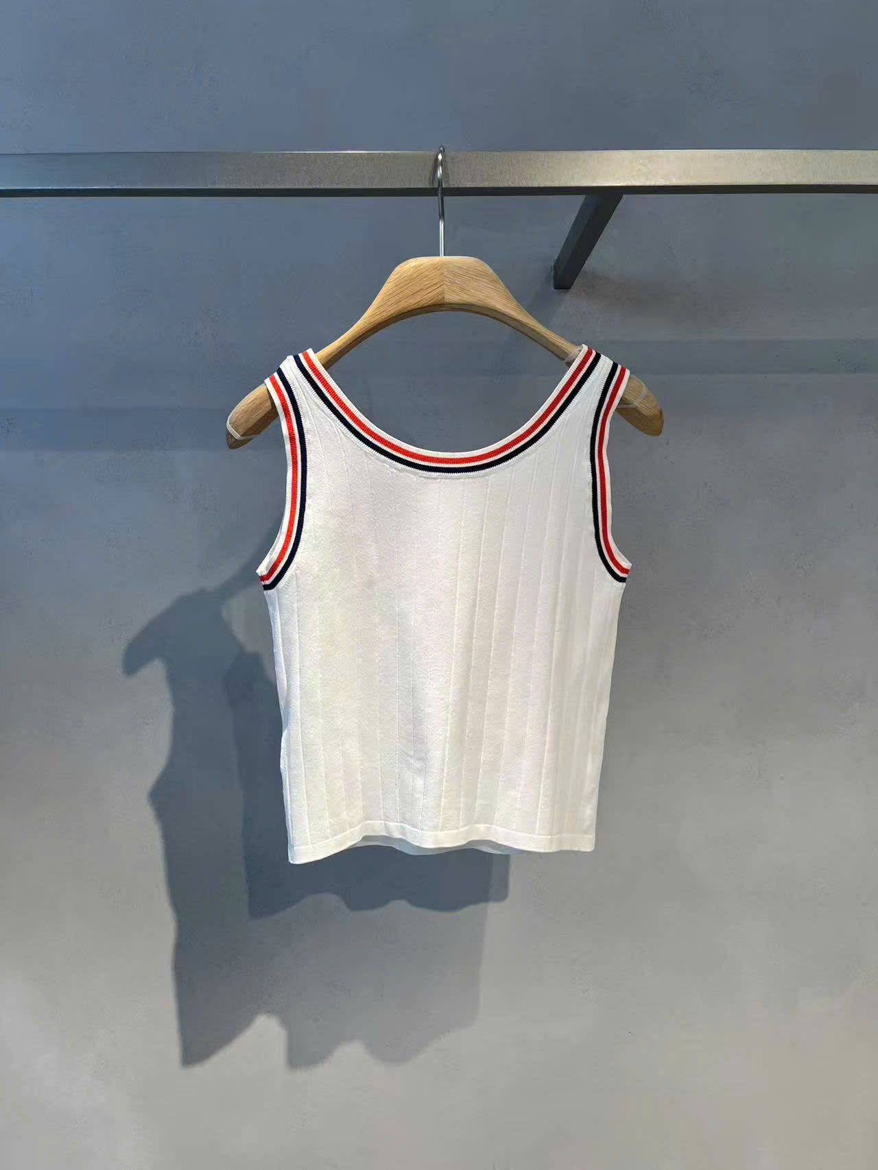 Áo tanktop trắng viền xanh đỏ -logo ngực