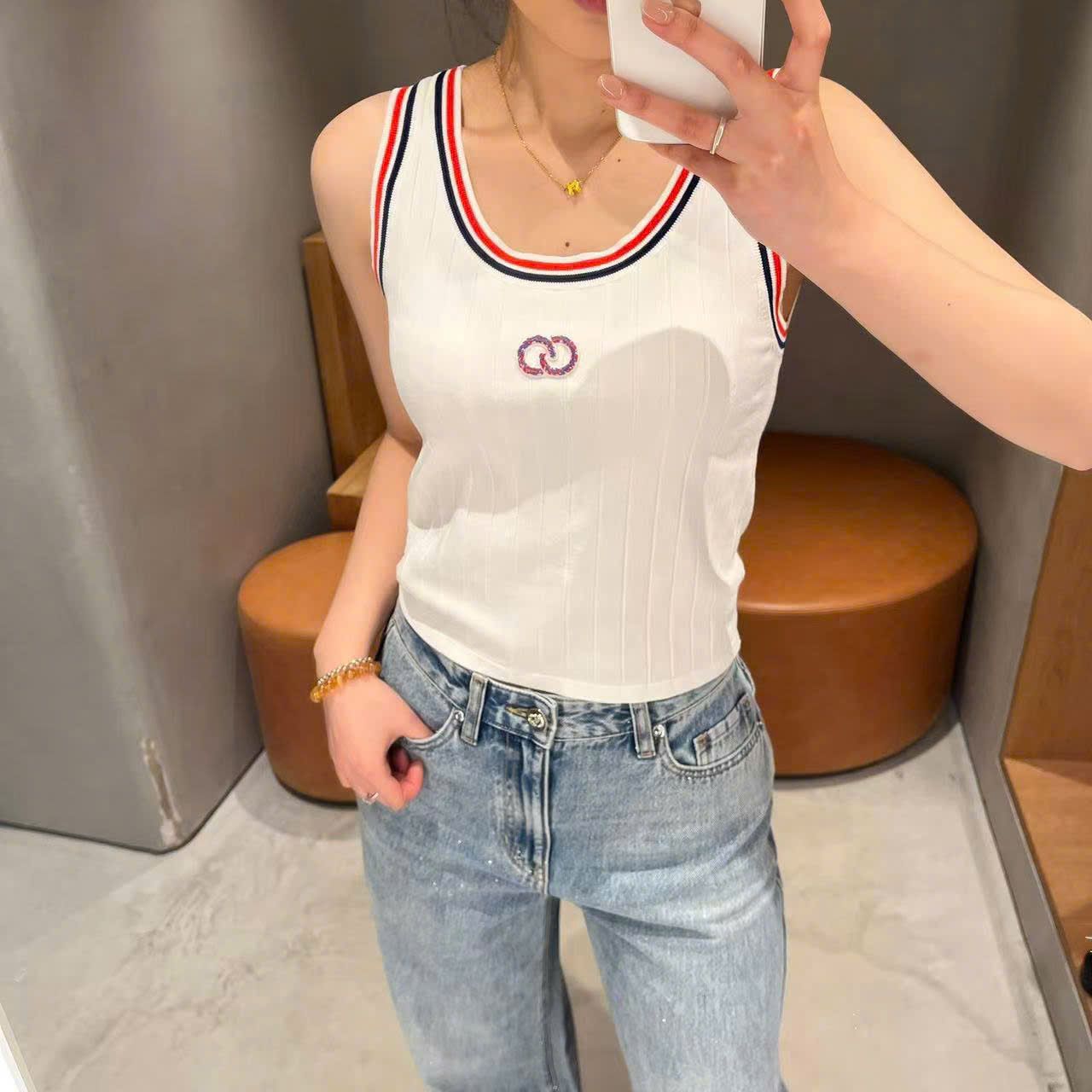Áo tanktop trắng viền xanh đỏ -logo ngực