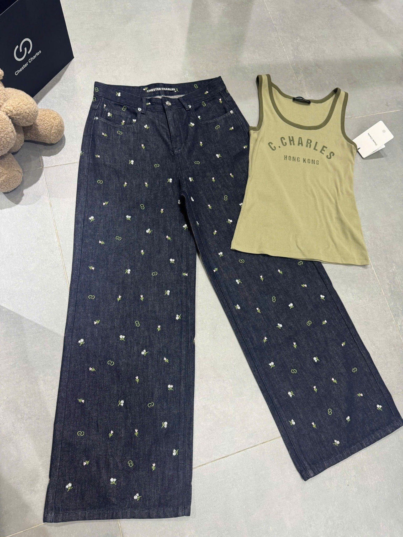 Áo tanktop xanh rêu- chữ Hongkong