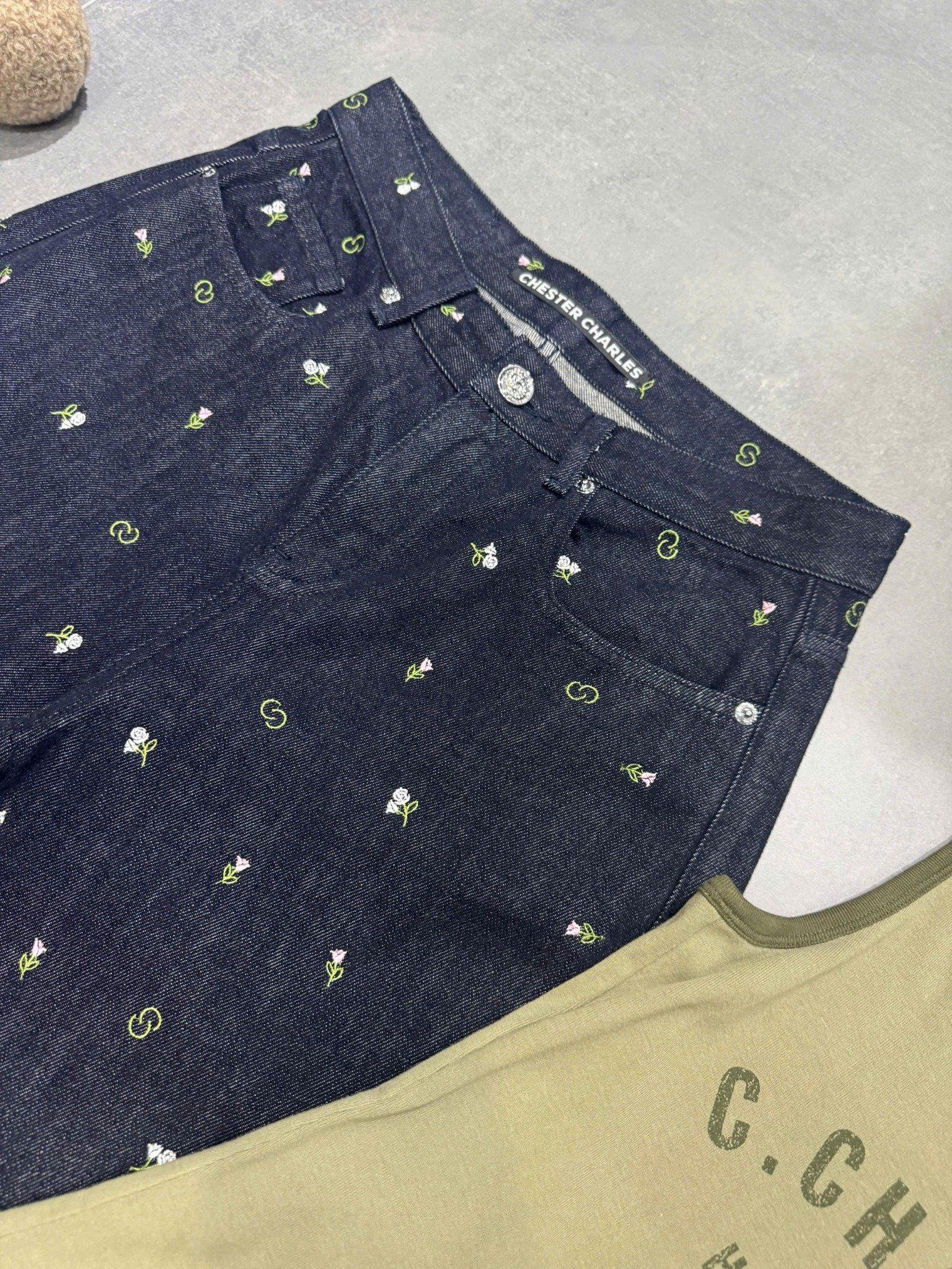 Áo tanktop xanh rêu- chữ Hongkong