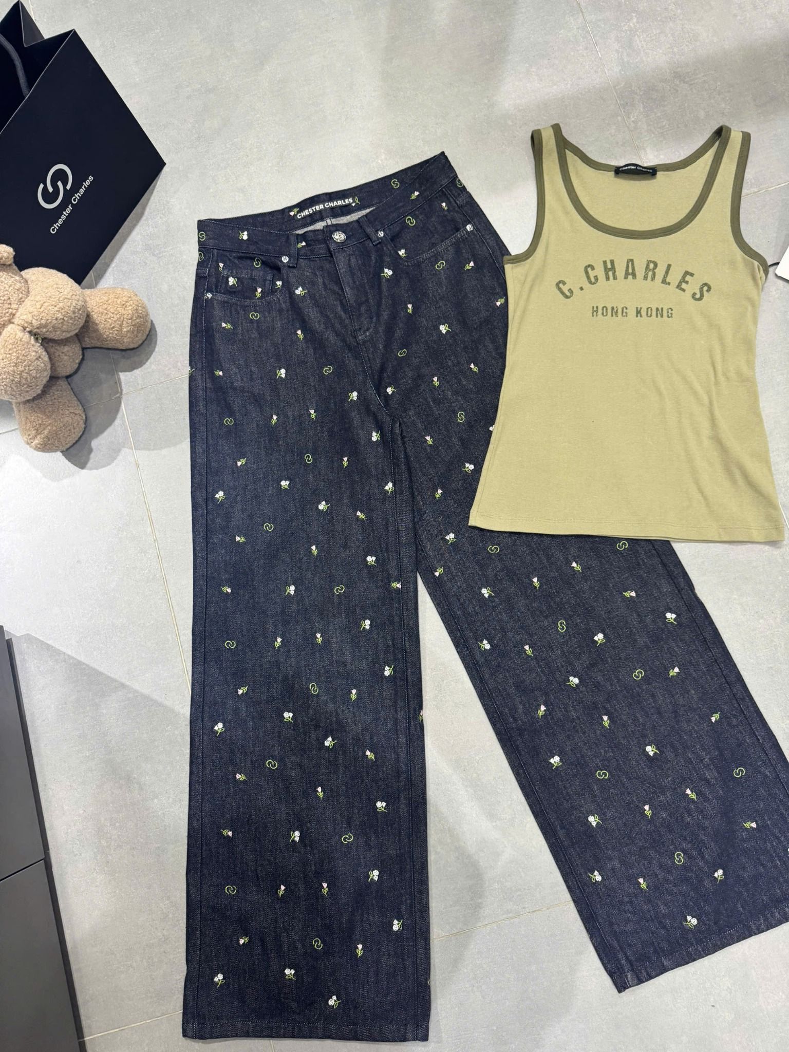 Áo tanktop xanh rêu- chữ Hongkong