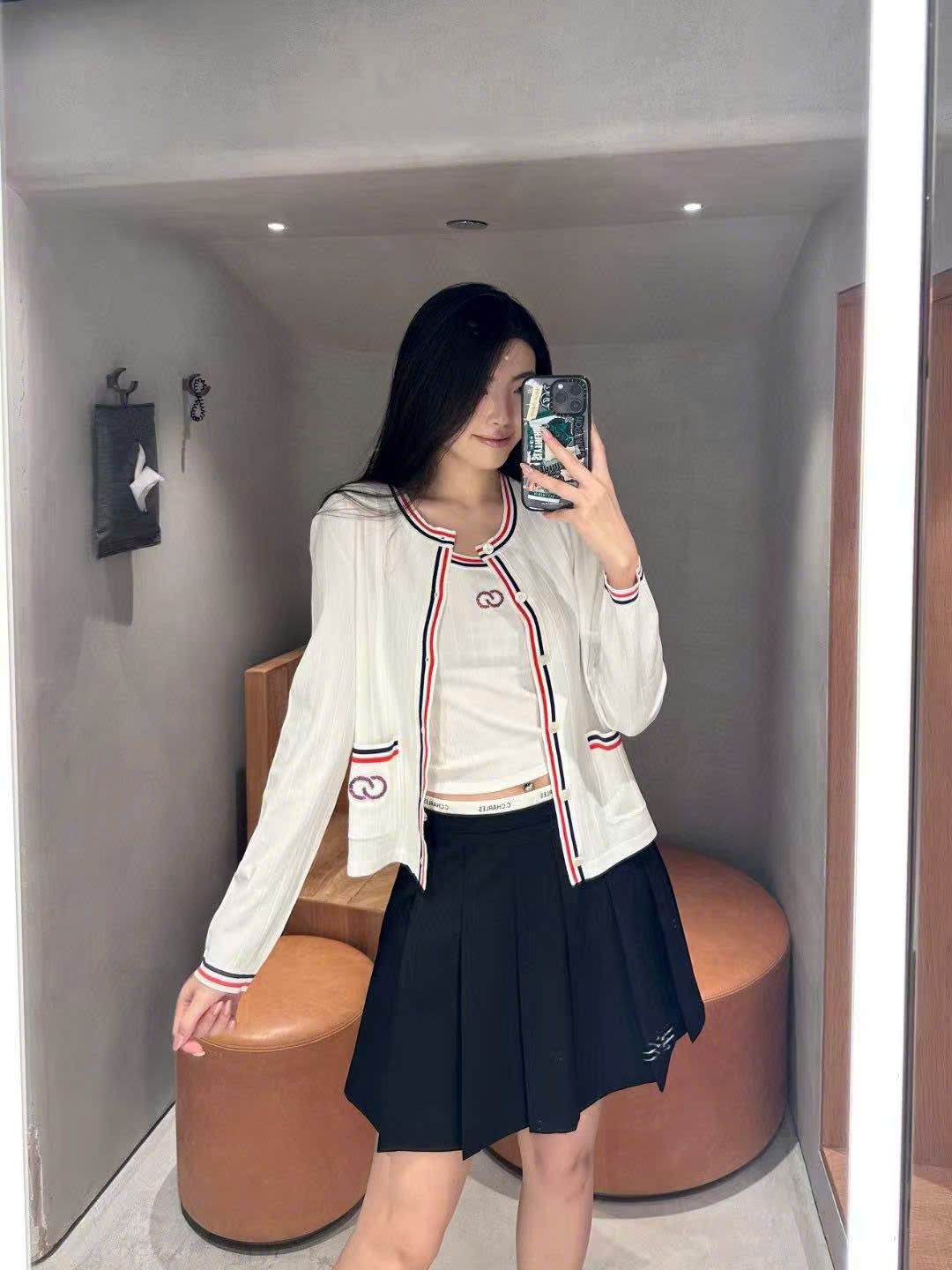 CDG viền kẻ xanh đỏ - logo đá