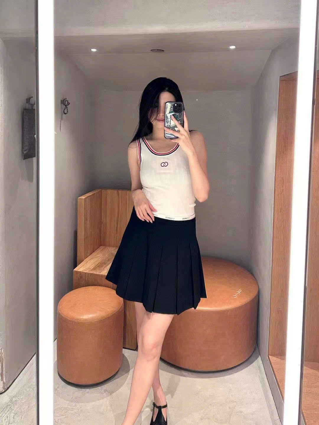 Áo tanktop trắng viền xanh đỏ -logo ngực