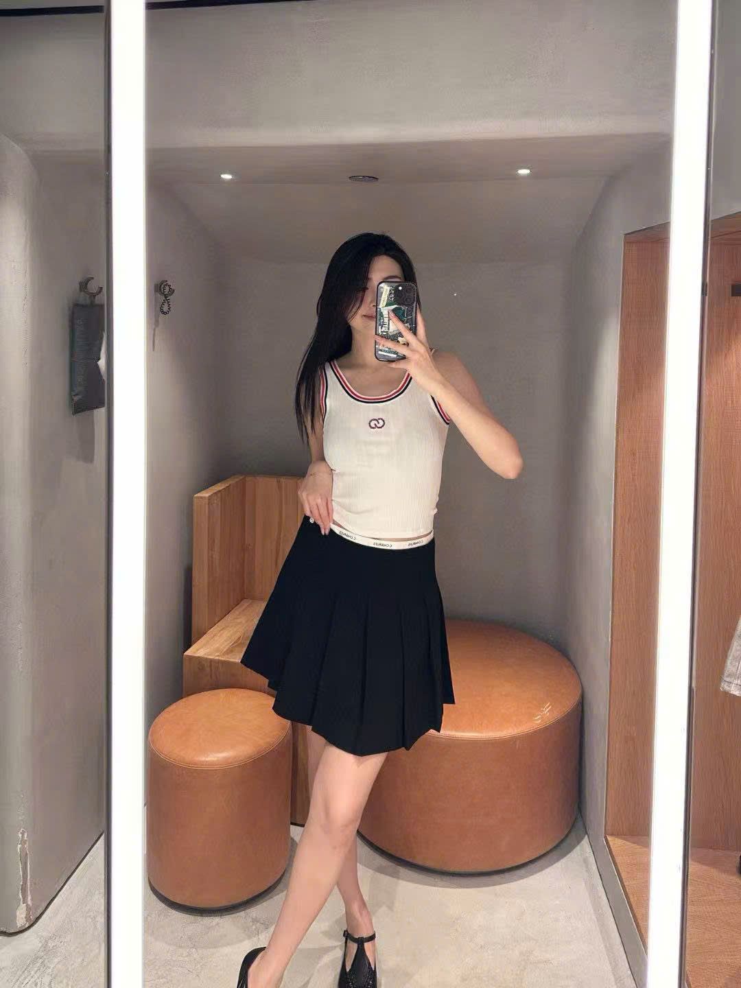 Áo tanktop trắng viền xanh đỏ -logo ngực