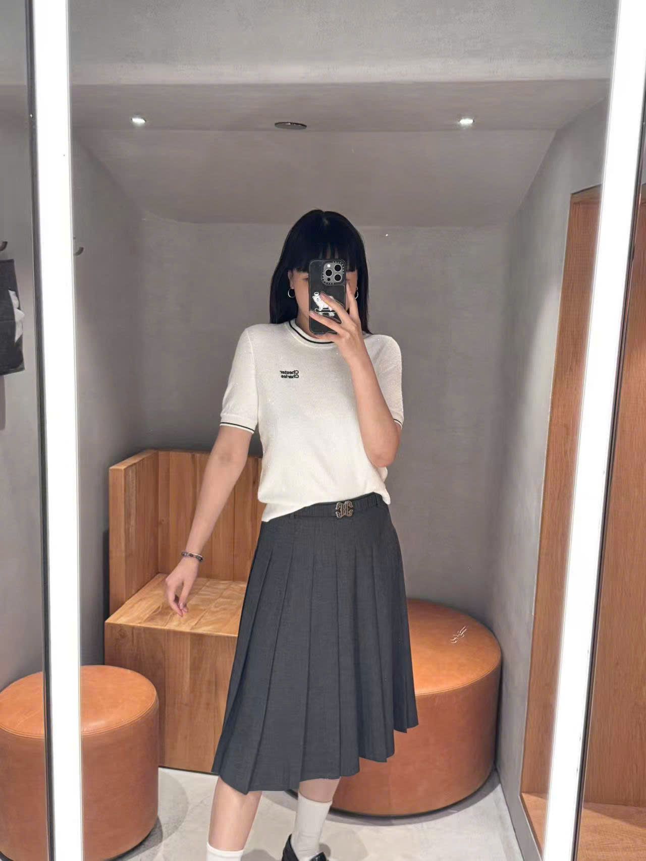 Chân váy xếp ly ghi xám - belt logo