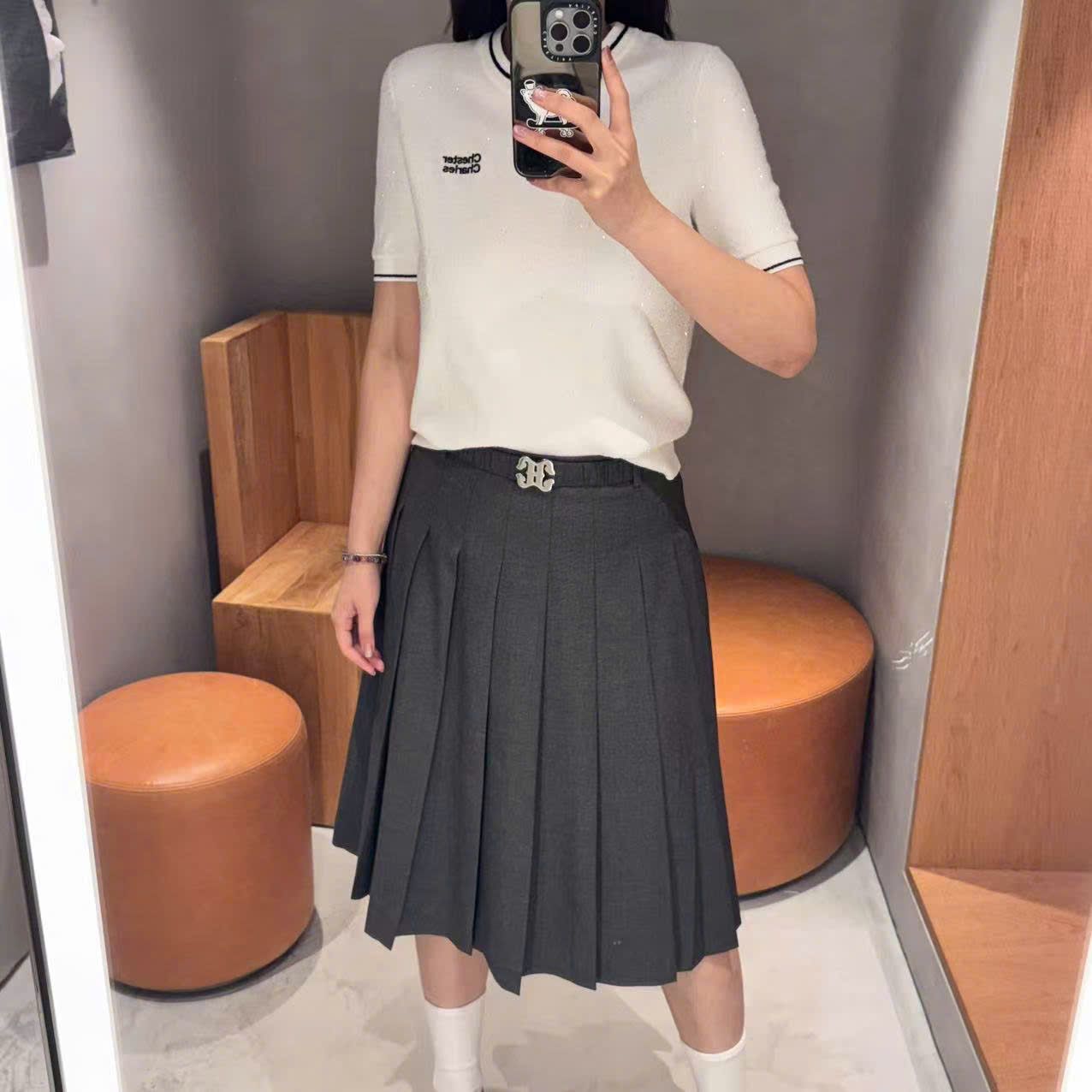 Chân váy xếp ly ghi xám - belt logo