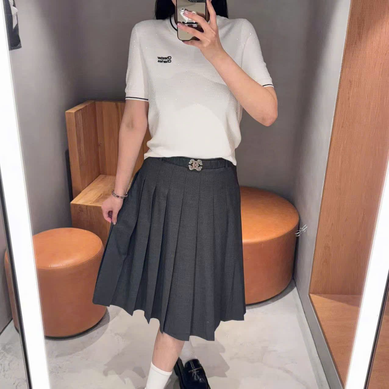 Chân váy xếp ly ghi xám - belt logo