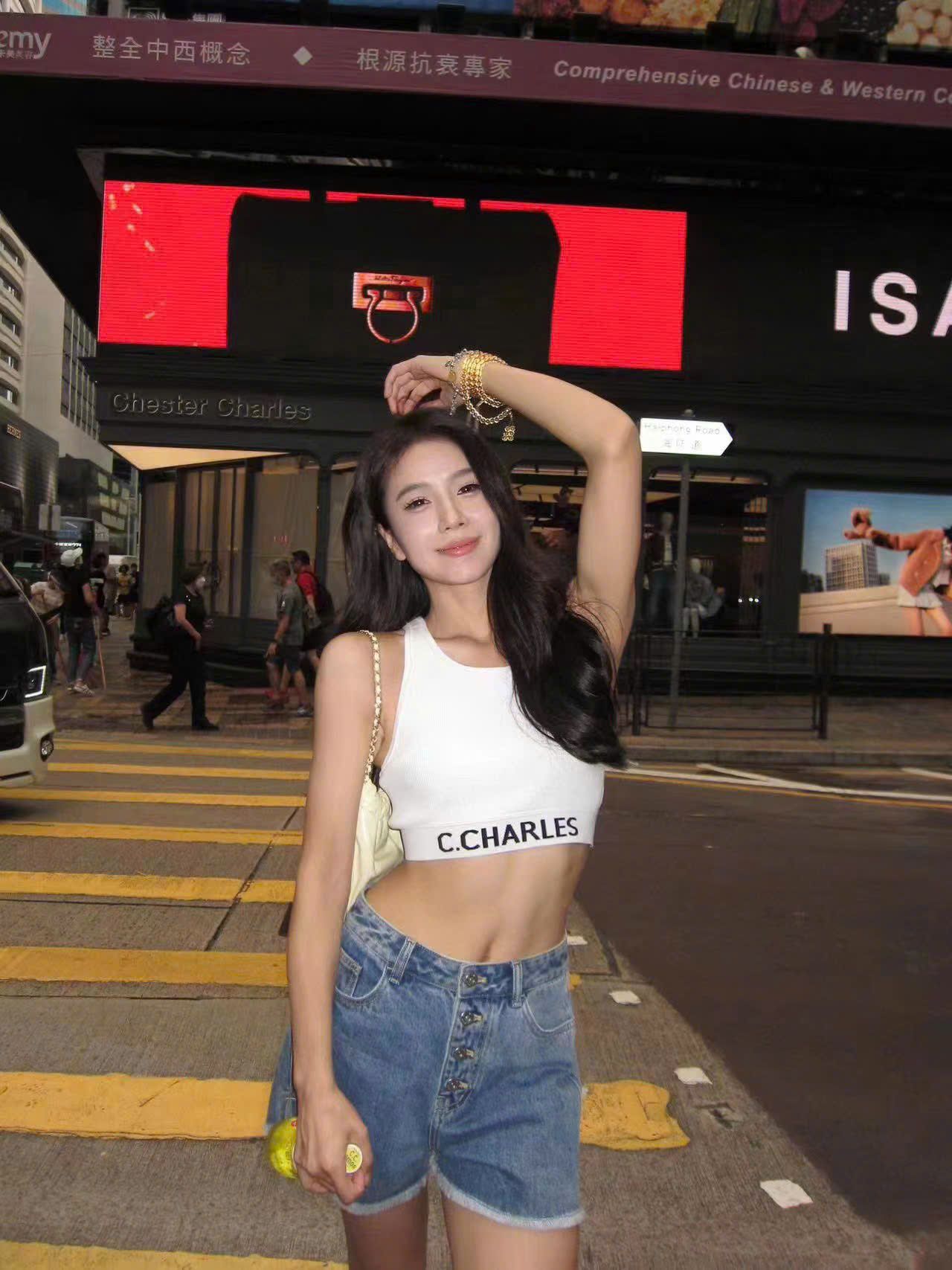 Áo tank top croptop trắng