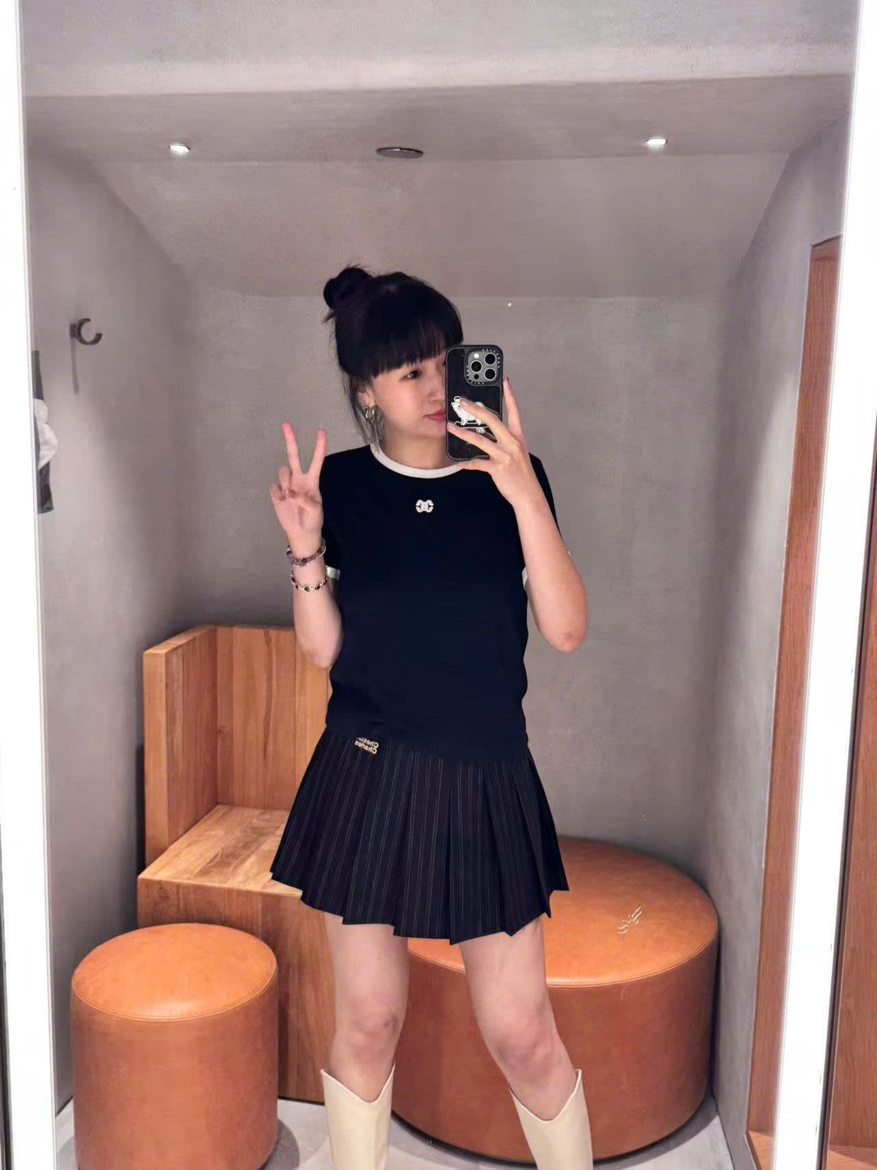 Áo Navy đậm- viền trắng, logo CC nhỏ ngực