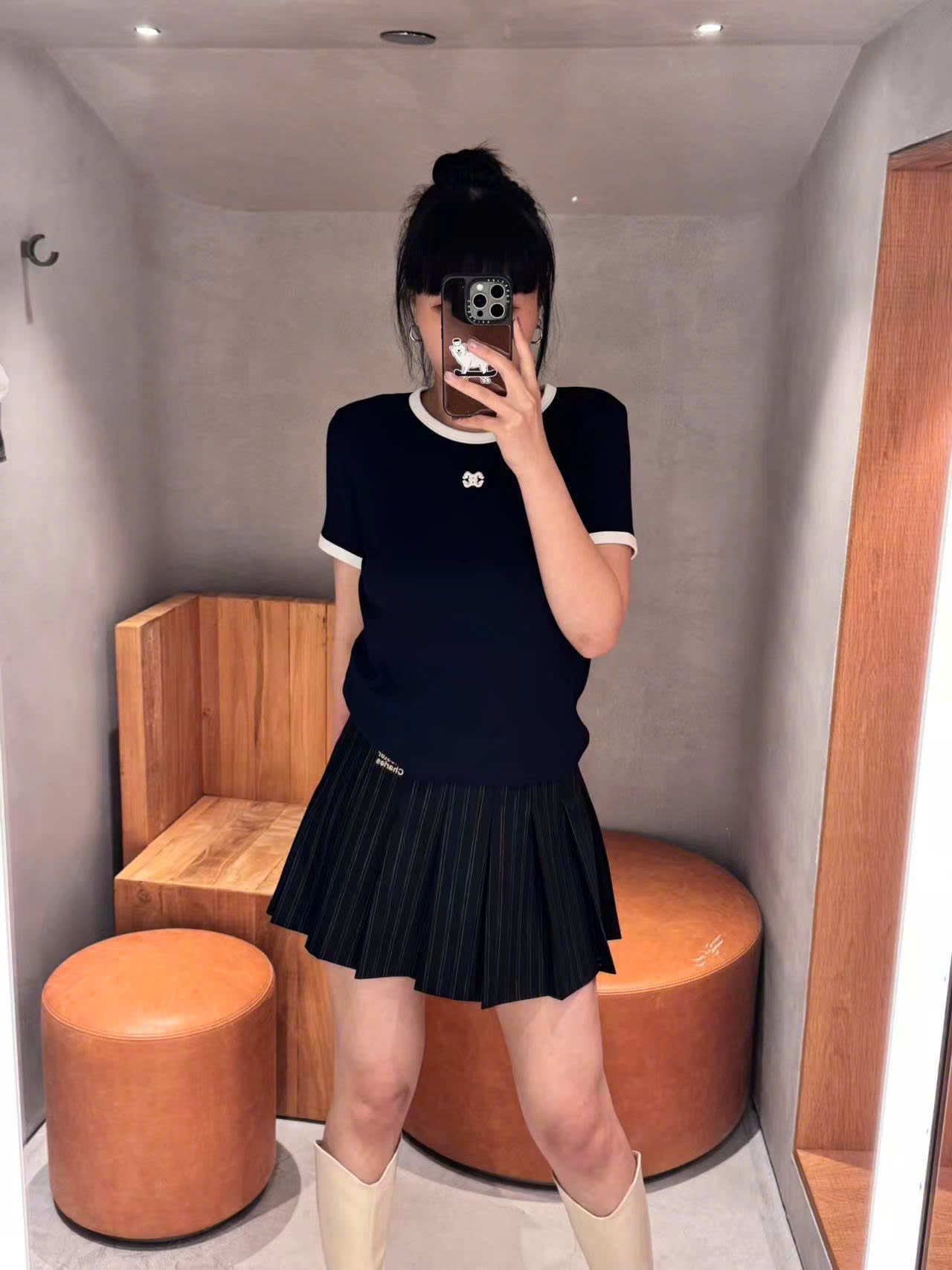 Áo Navy đậm- viền trắng, logo CC nhỏ ngực