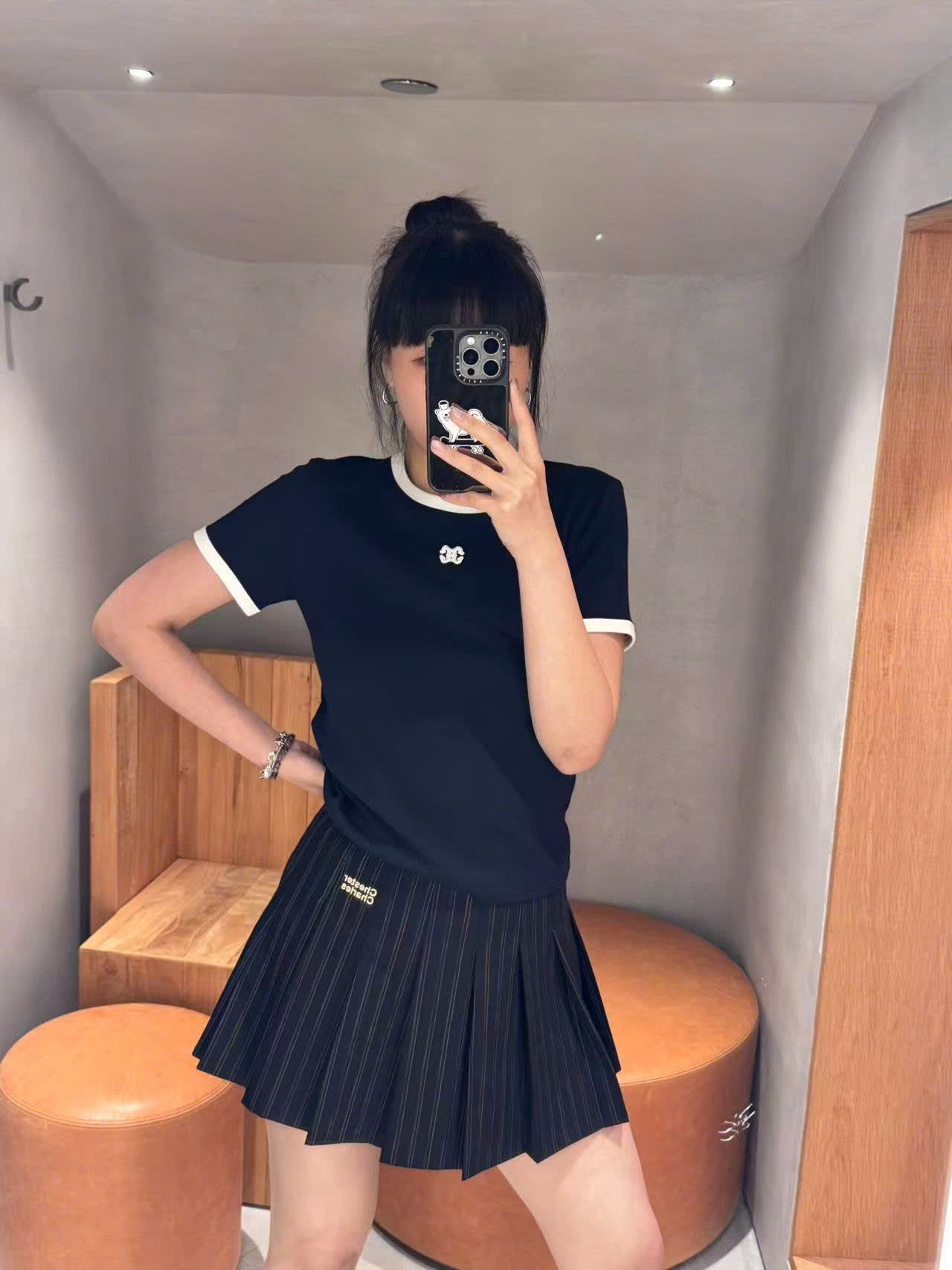 Áo Navy đậm- viền trắng, logo CC nhỏ ngực