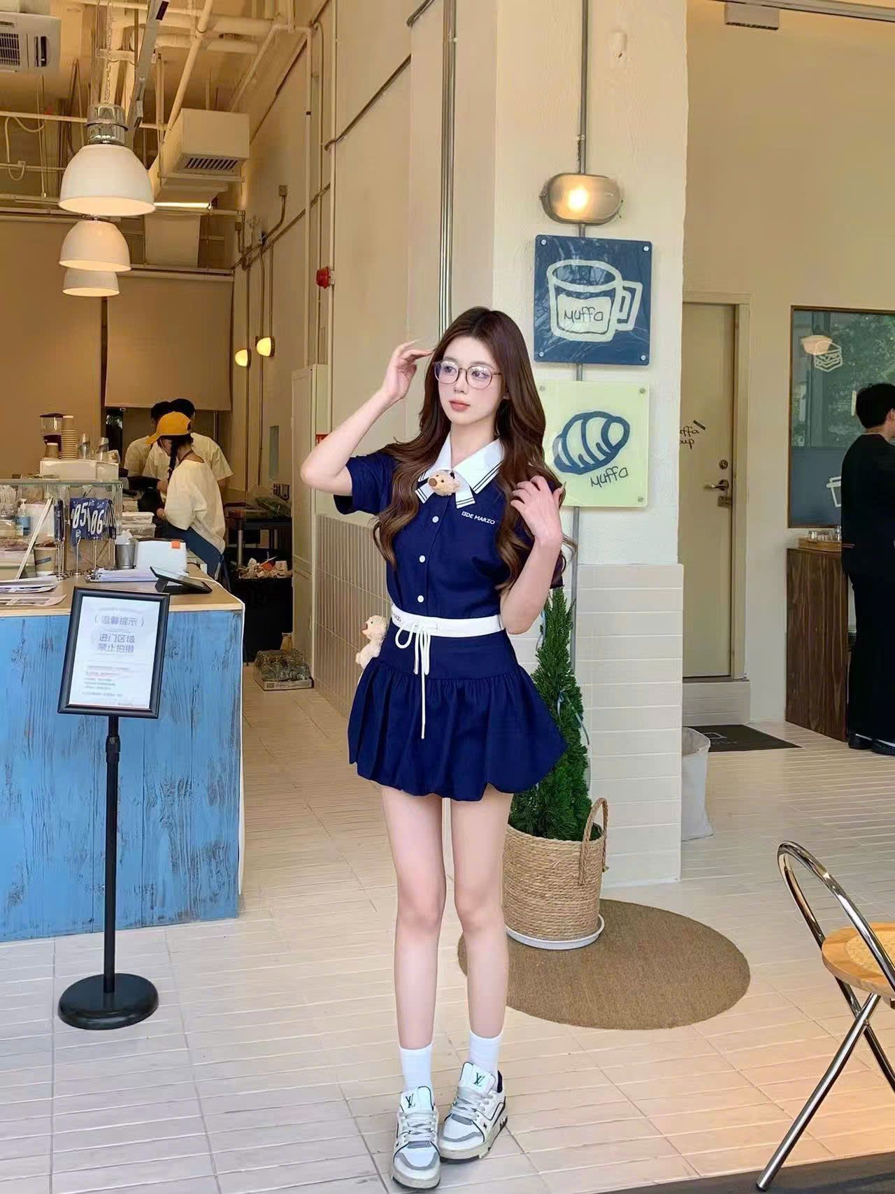 Set áo và váy xanh thủy thủ gấu