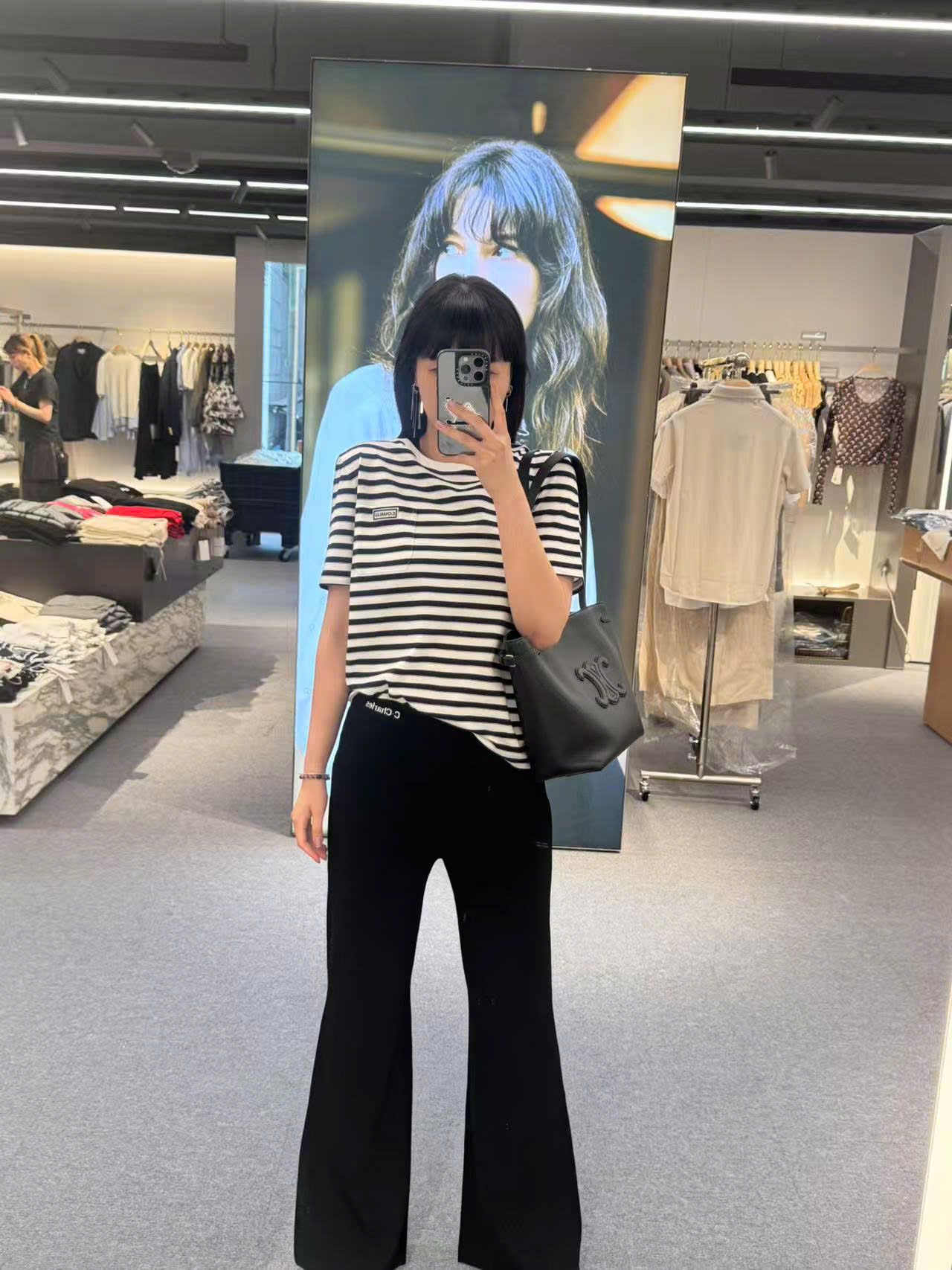 Quần Montogi, chữ cạp trái