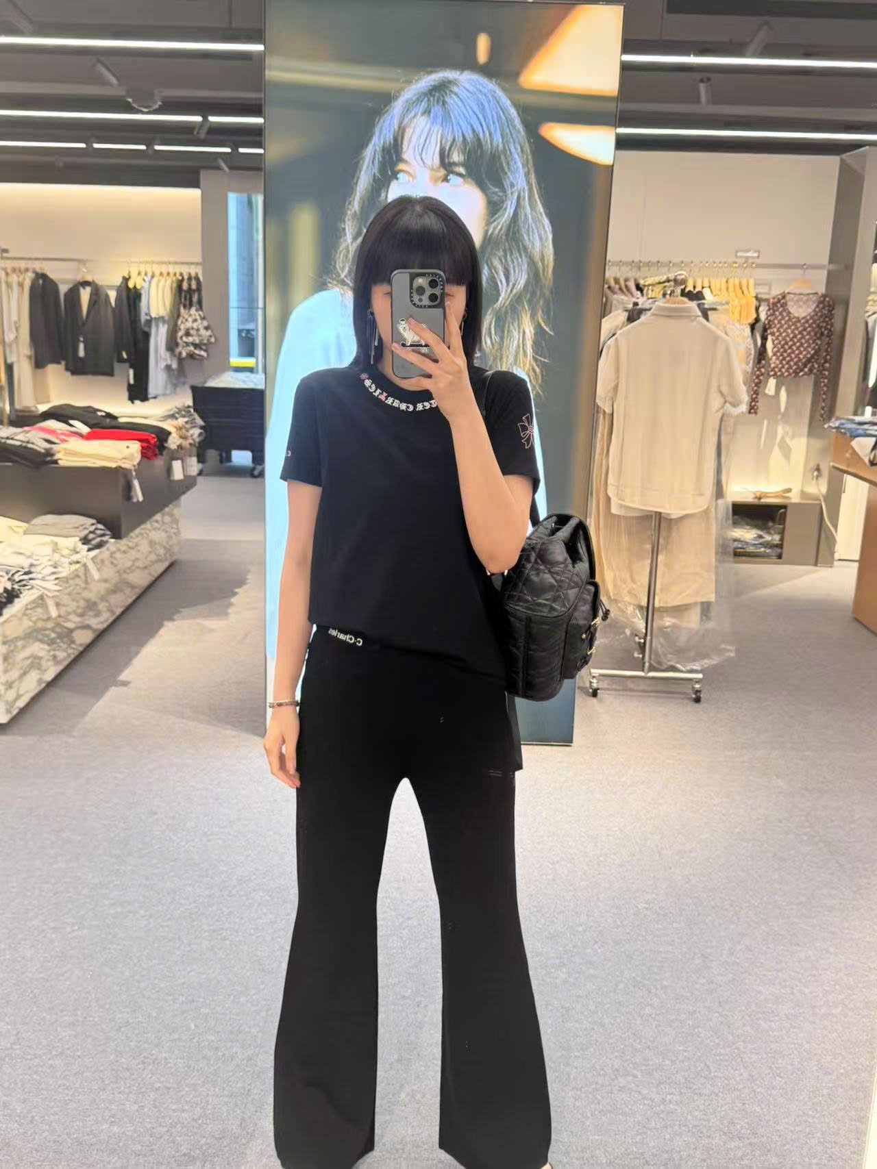 Quần Montogi, chữ cạp trái