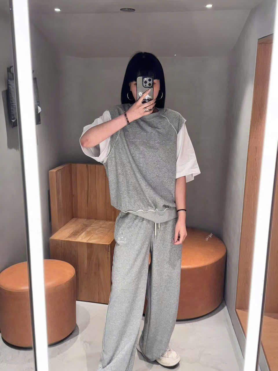 Áo thun xám tay trắng (SET)