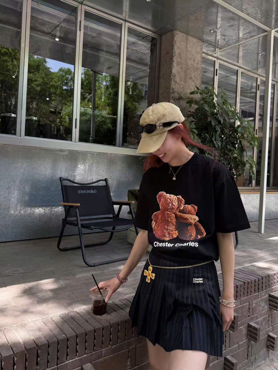 Áo phông đen gấu vàng đôi