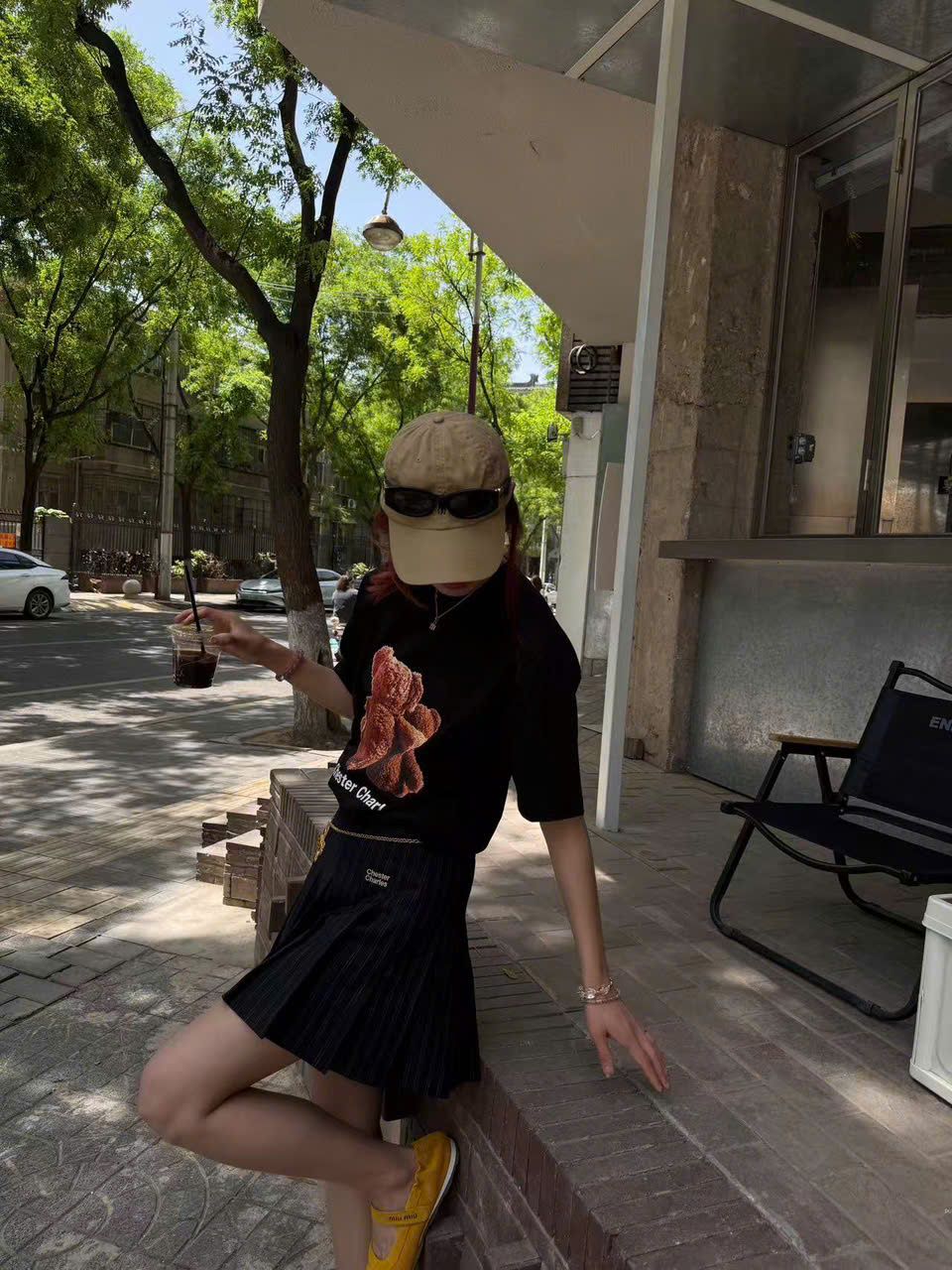 Áo phông đen gấu vàng đôi