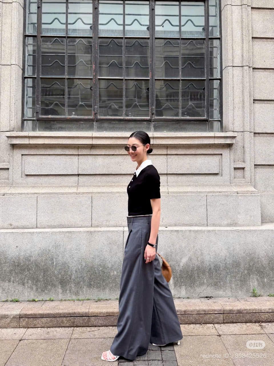 Áo Polo ngắn tay đen- Cổ trắng