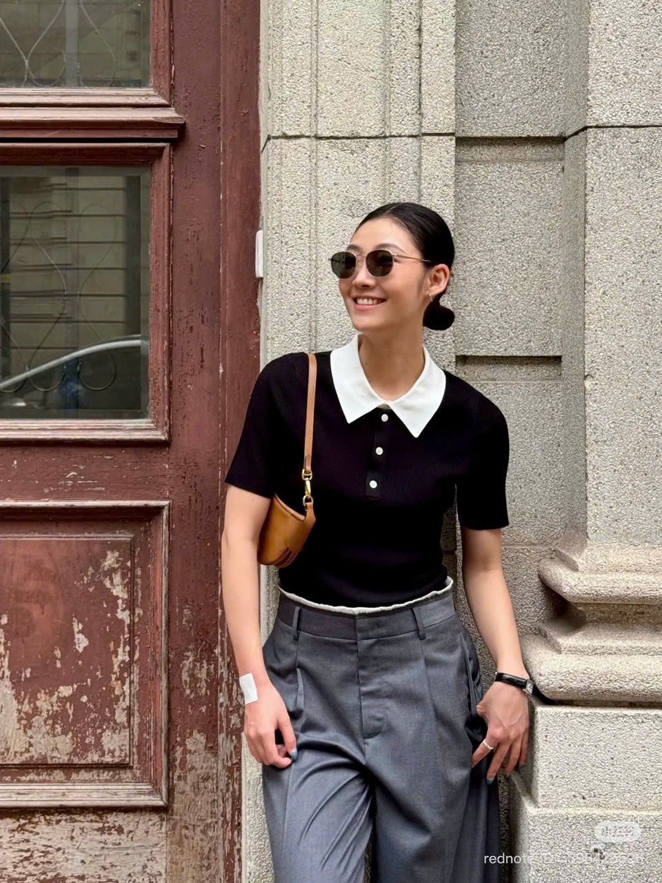Quần vải ghi xám, cạp viền trắng