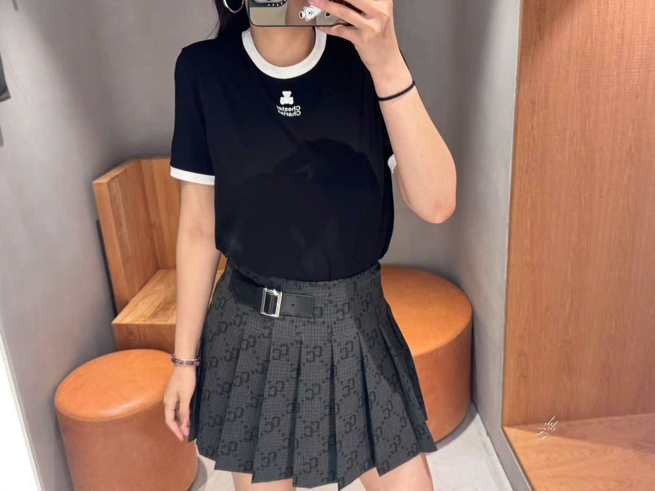 Chân váy ngắn kèm belt họa tiết thoi CC