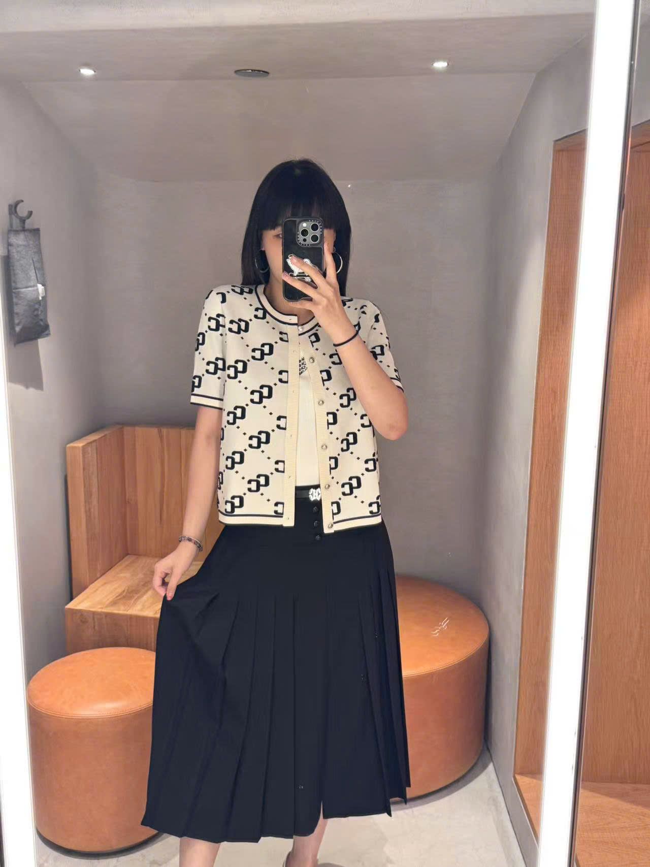 Áo CDG trắng ngắn tay full logo CC