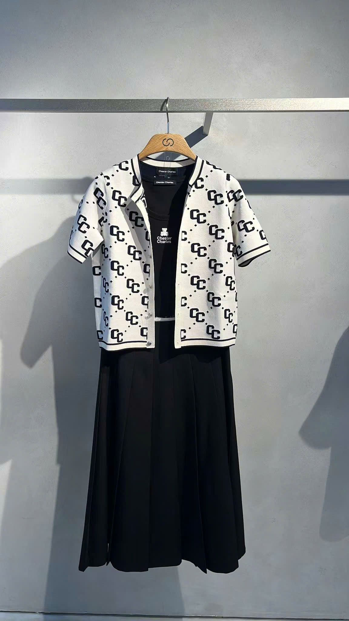 Áo CDG trắng ngắn tay full logo CC