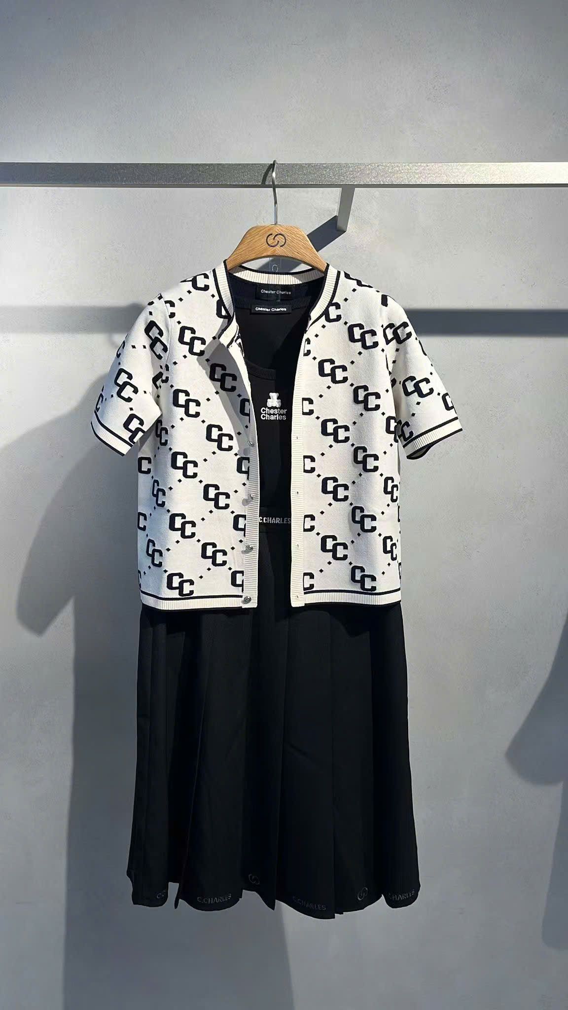 Áo CDG trắng ngắn tay full logo CC