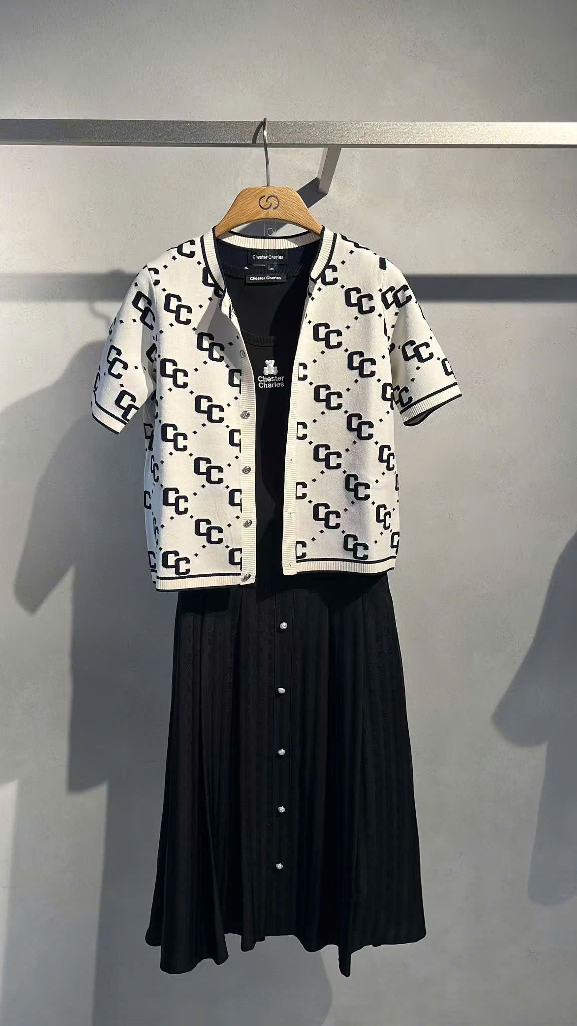 Áo CDG trắng ngắn tay full logo CC