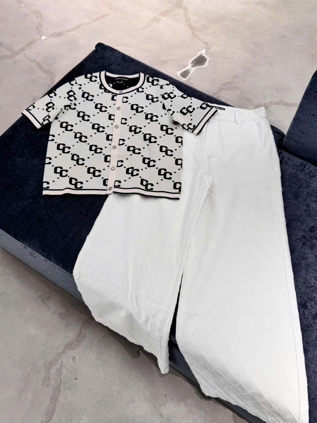 Áo CDG trắng ngắn tay full logo CC