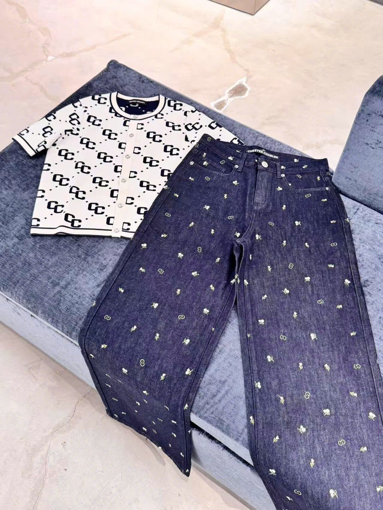 Áo CDG trắng ngắn tay full logo CC