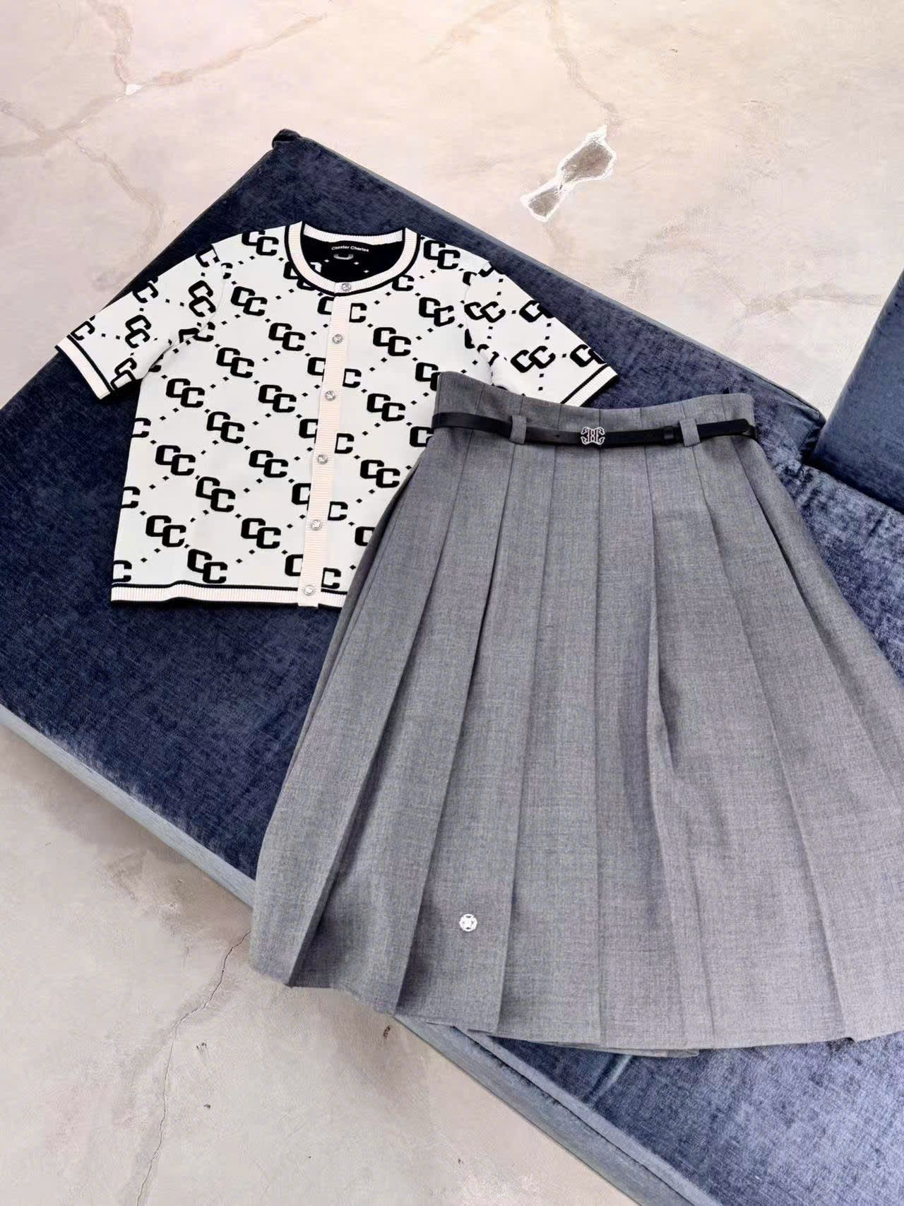 Áo CDG trắng ngắn tay full logo CC