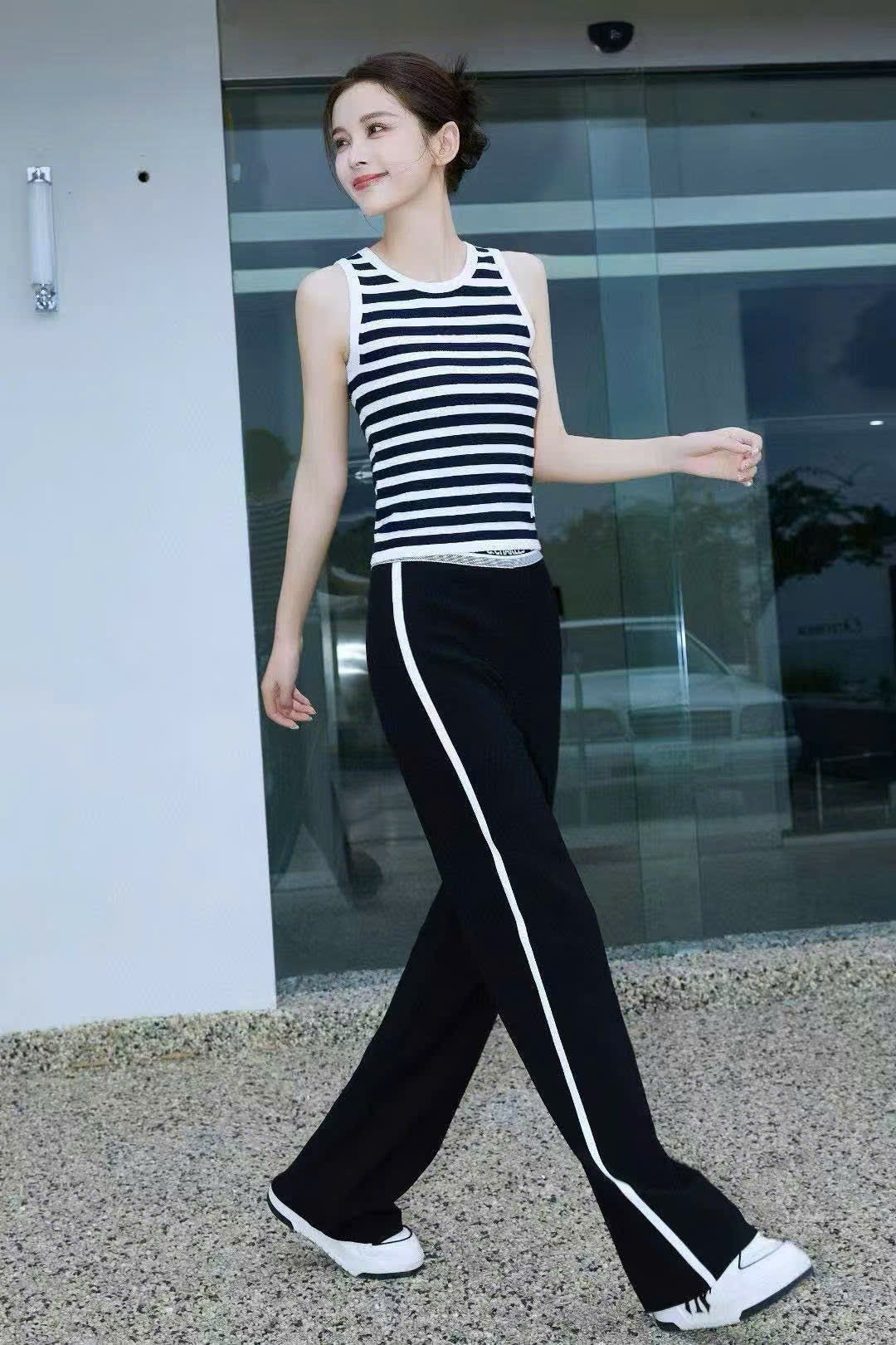 Áo 3 lỗ kẻ gấu trắng