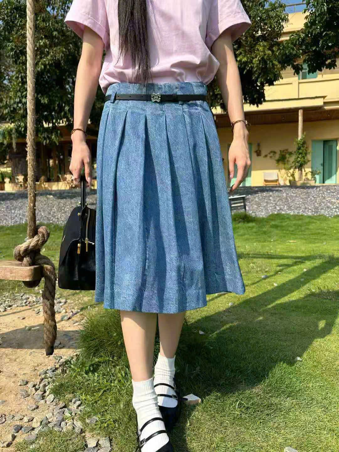 Chân váy dài jean, logo gấu kèm Belt da