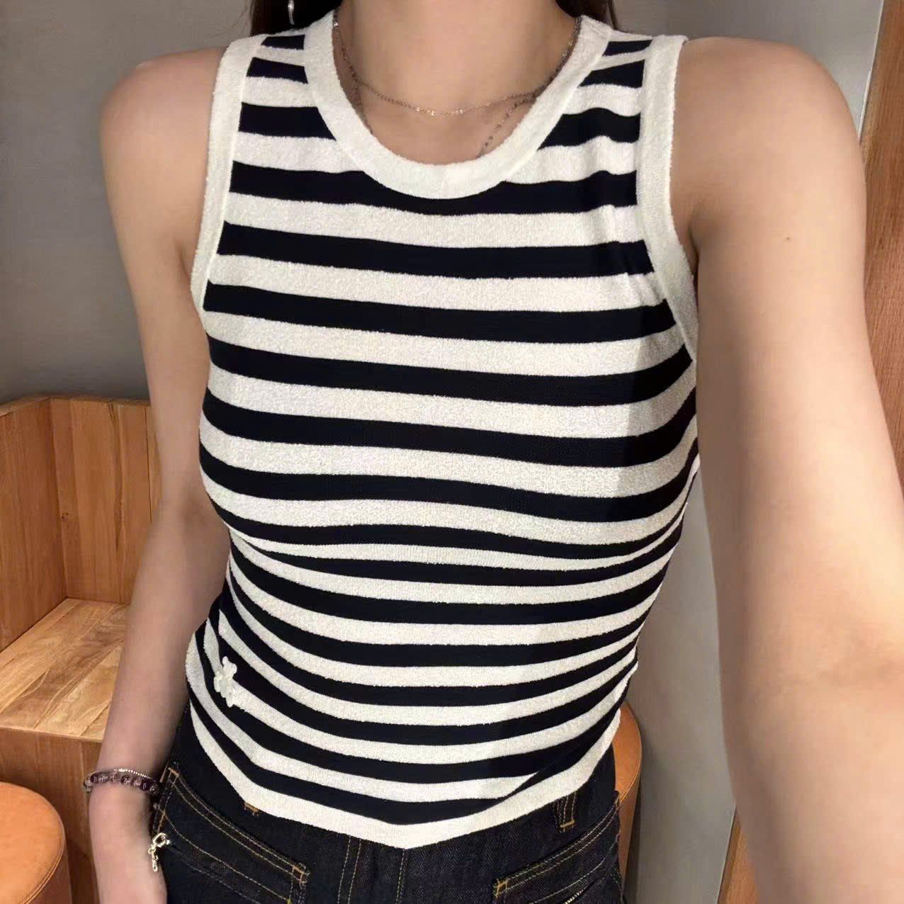 Áo 3 lỗ kẻ gấu trắng