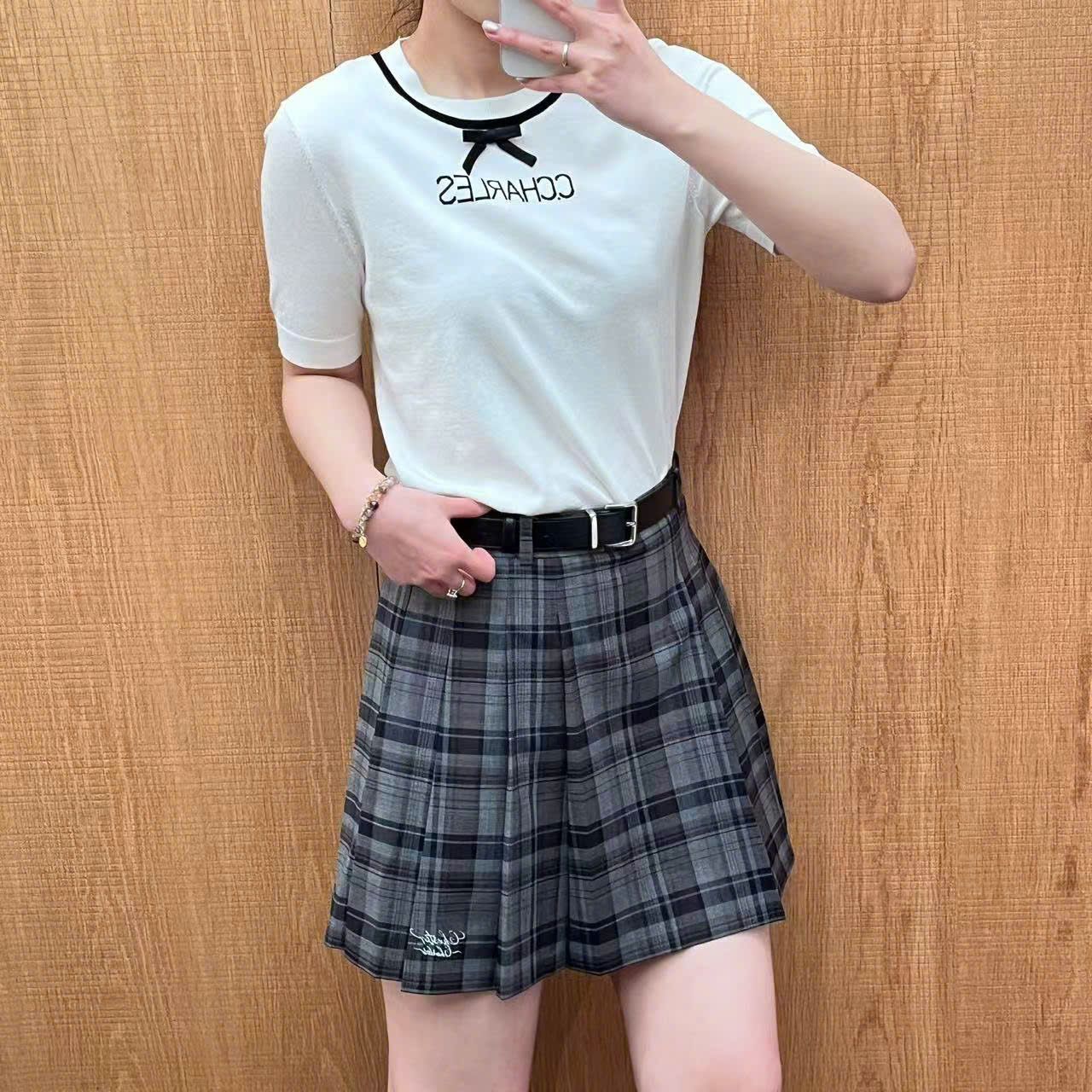 Chân váy ngắn kẻ tím xám, kèm Belt da