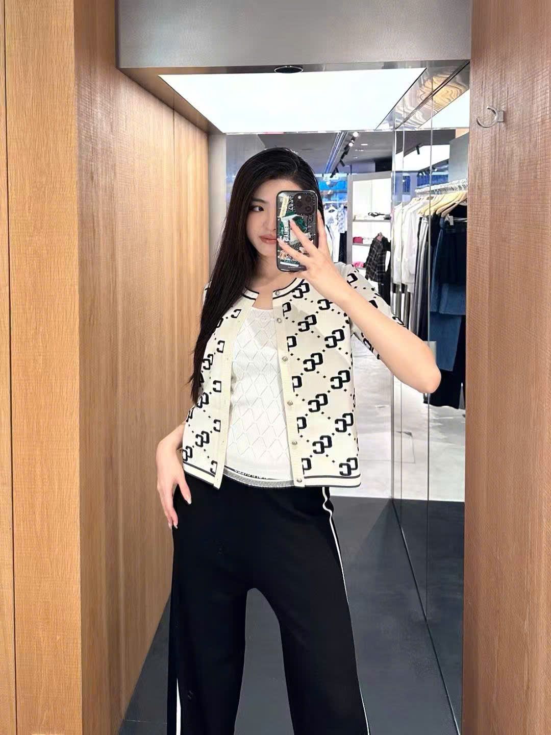 Áo CDG trắng ngắn tay full logo CC