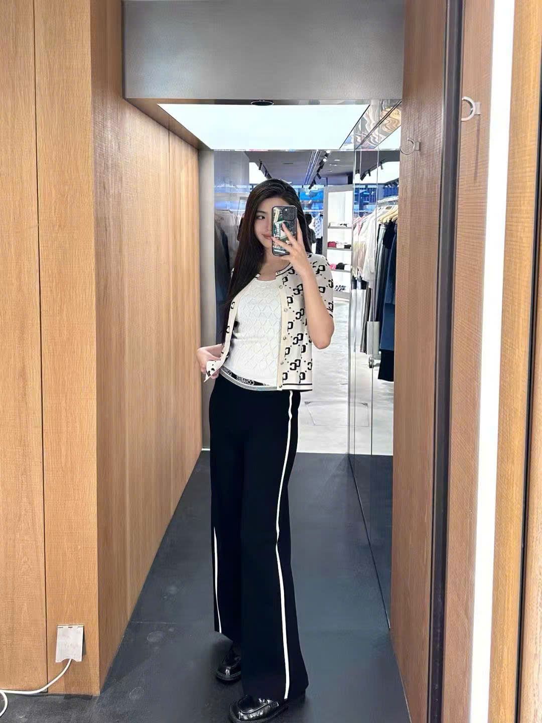 Áo CDG trắng ngắn tay full logo CC
