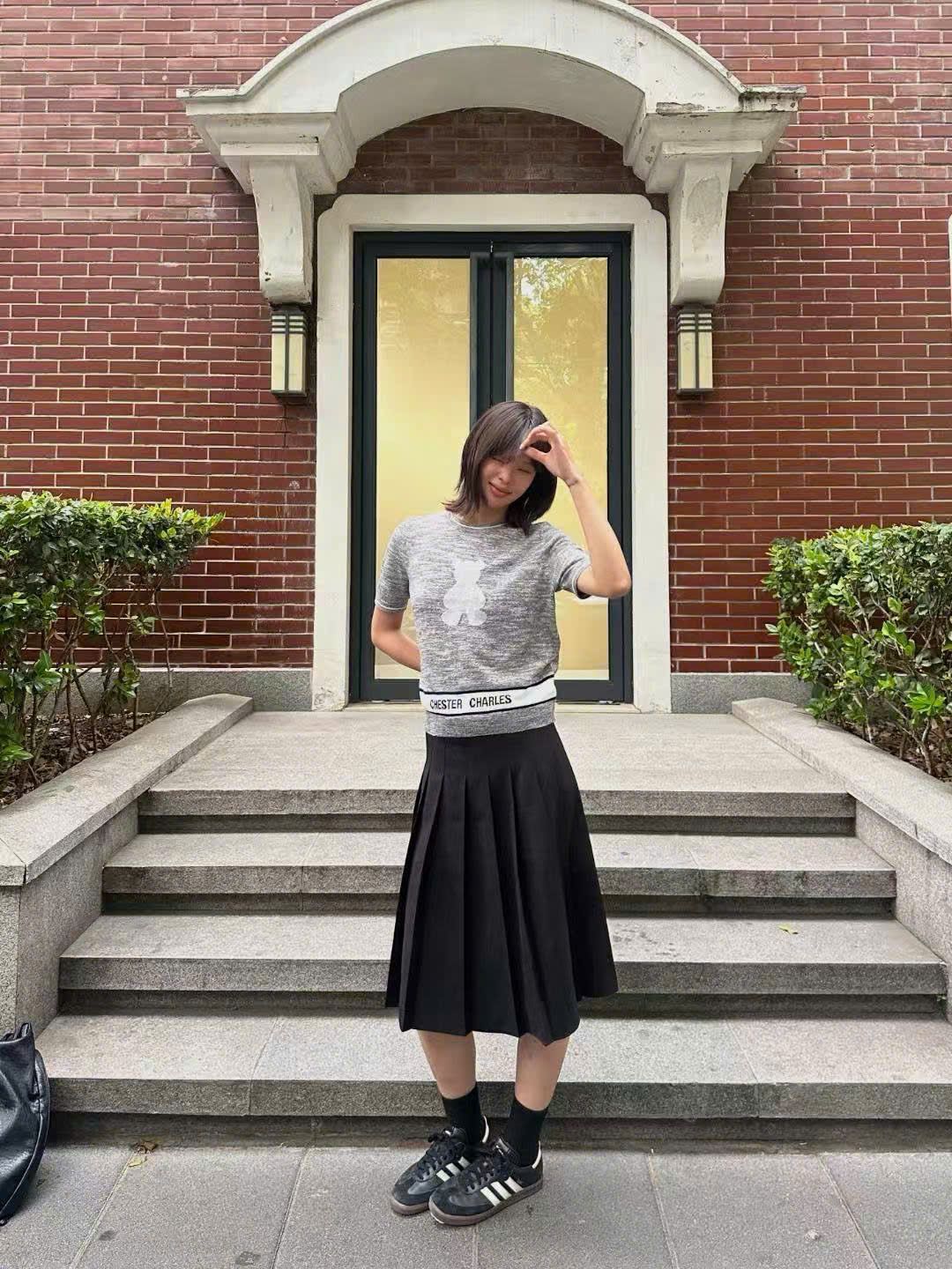 Chân váy đen dài -belt da đen