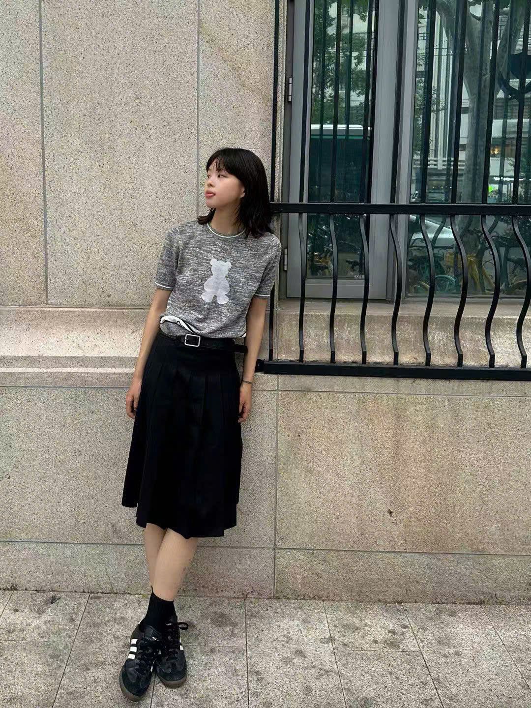 Chân váy đen dài -belt da đen