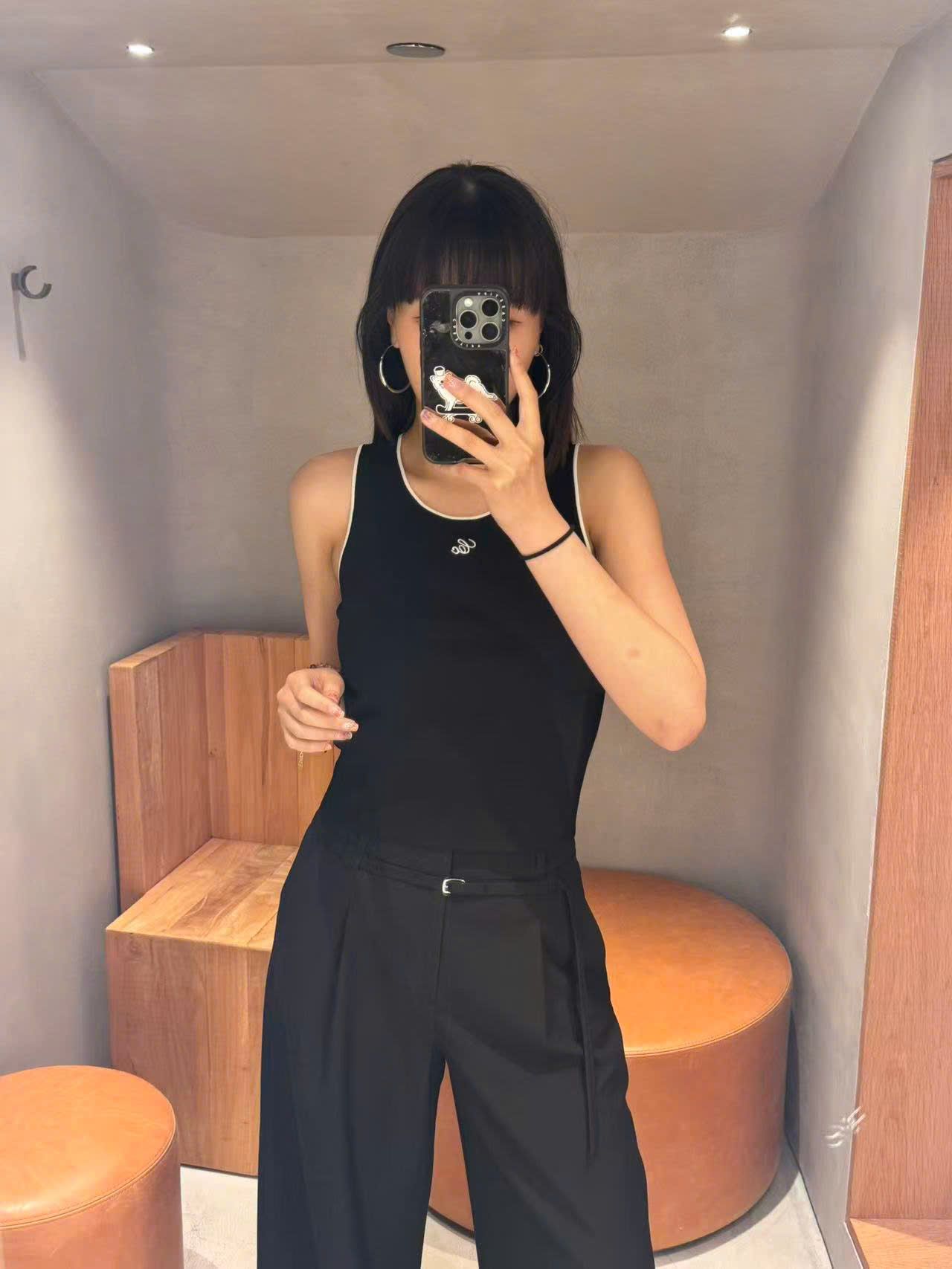 Quần vải đen có dây belt