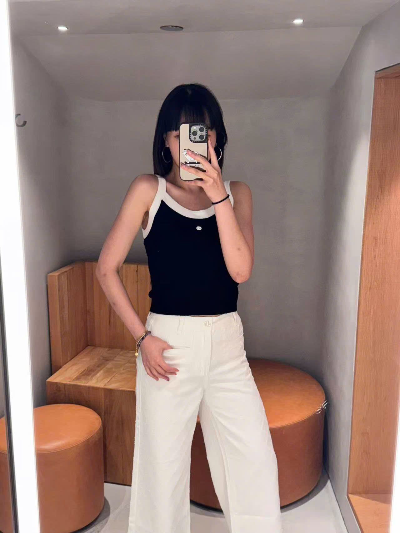 Áo 2 dây đen phối trắng