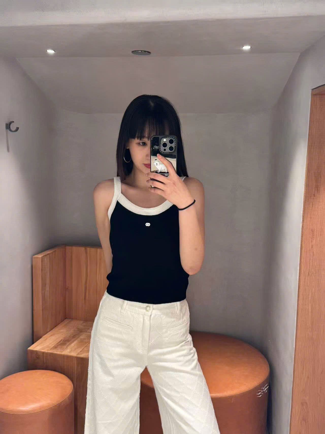 Áo 2 dây đen phối trắng