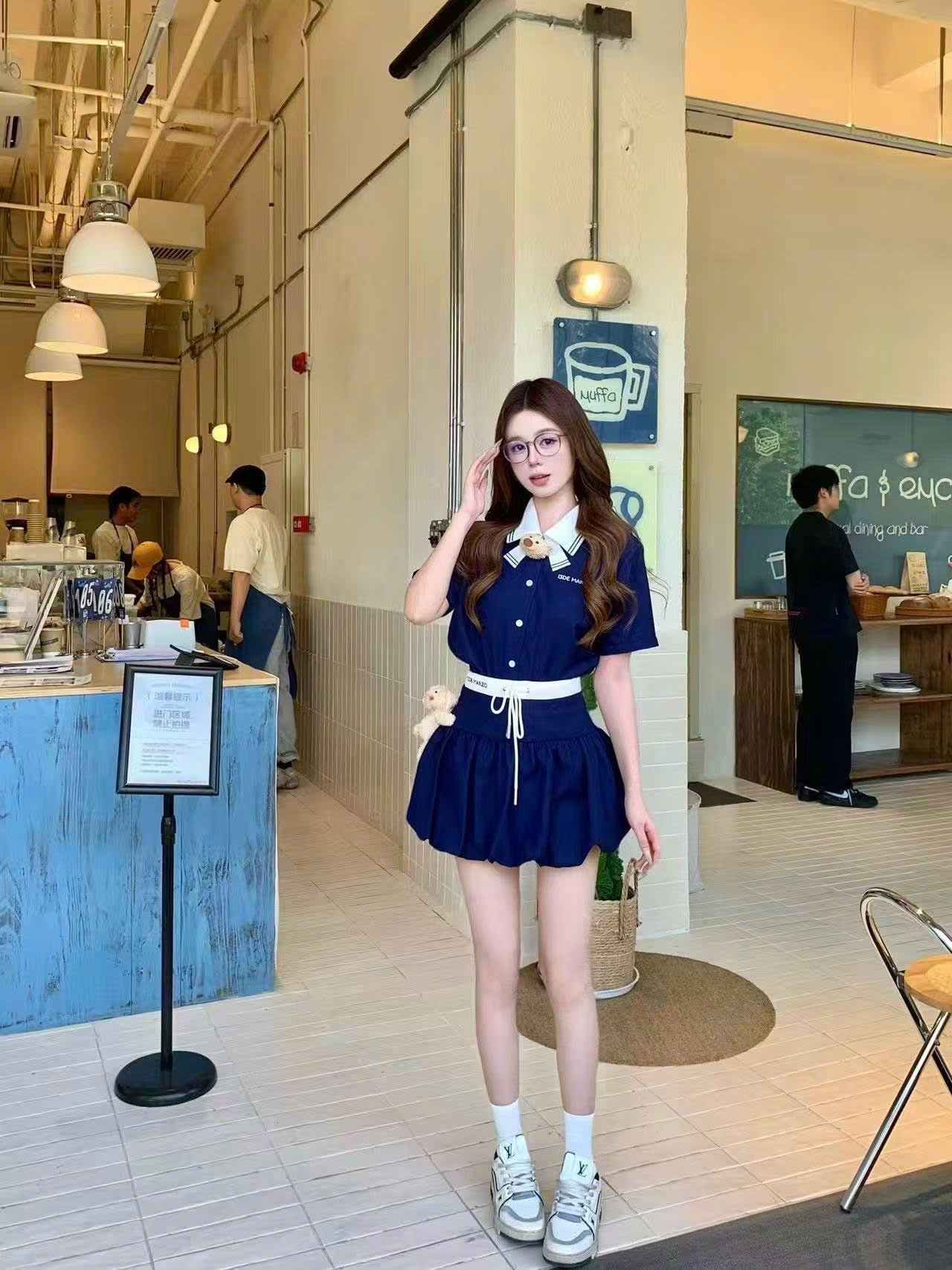 Set áo và váy xanh thủy thủ gấu