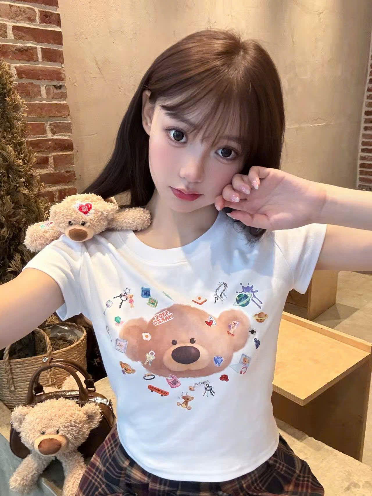 Áo croptop trắng gấu