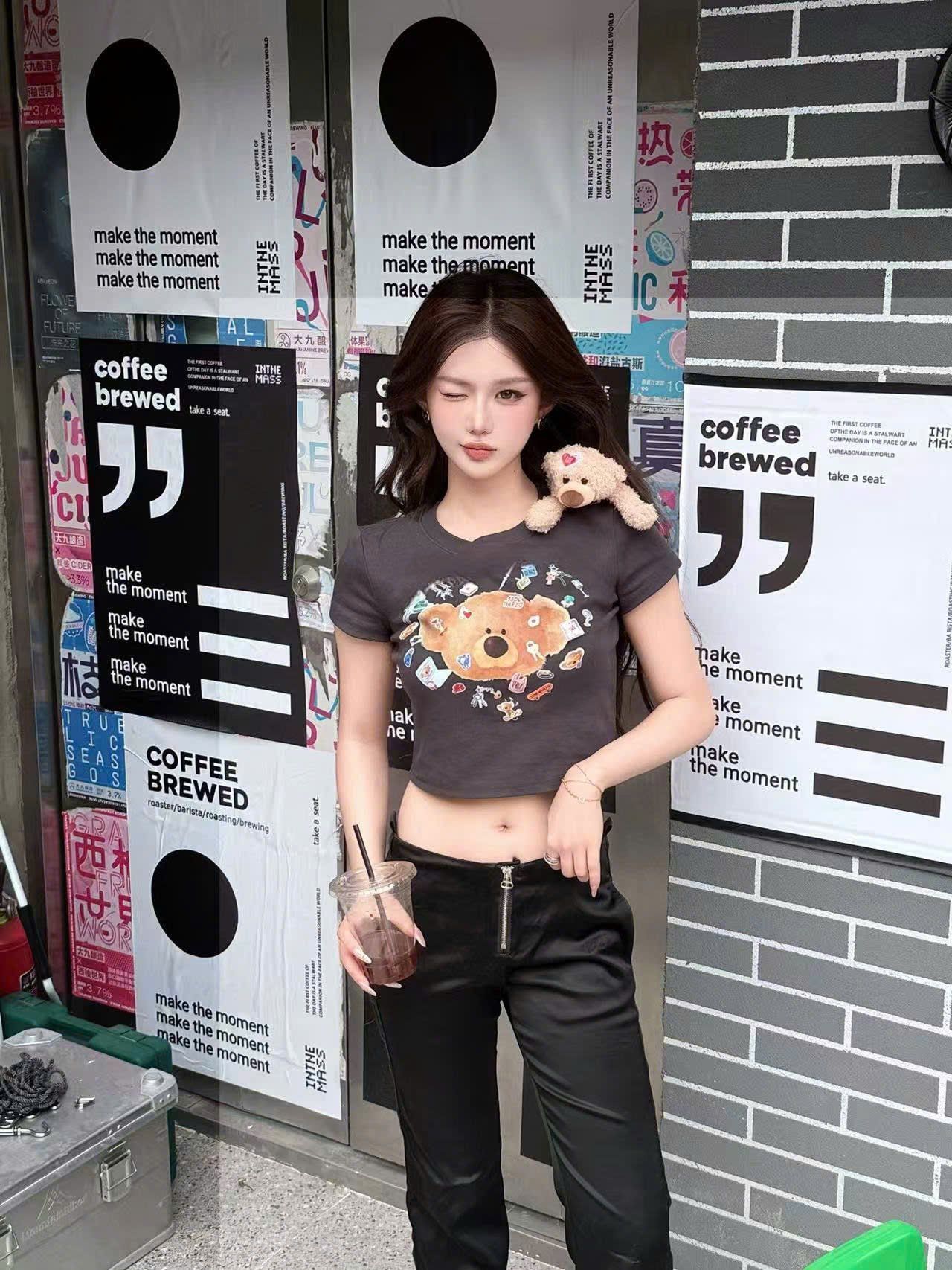Áo croptop nâu xám đậm ánh tím gấu