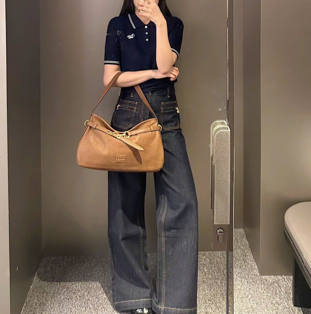 Áo polo xanh navy- 3 cúc viền trắng