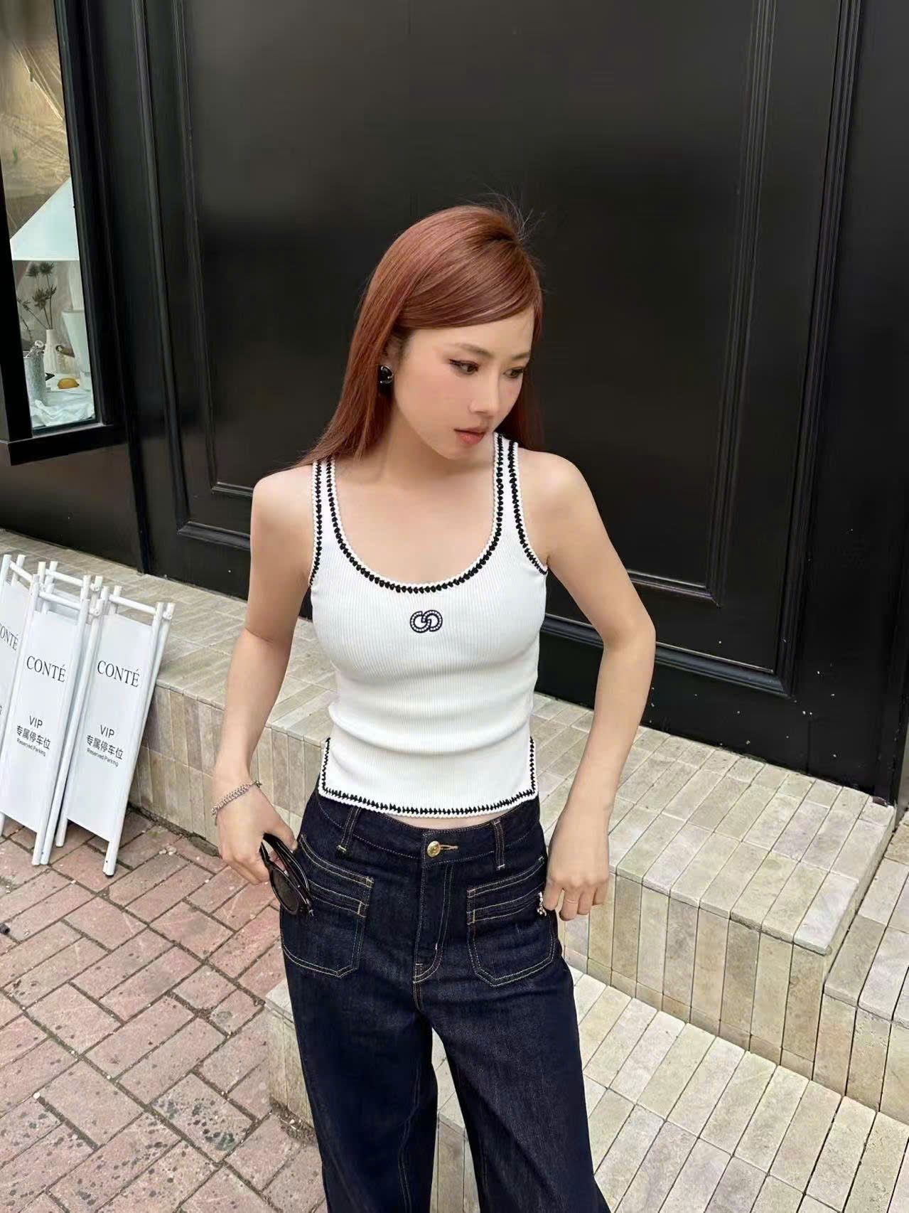 Áo tank top trắng viền đen CC