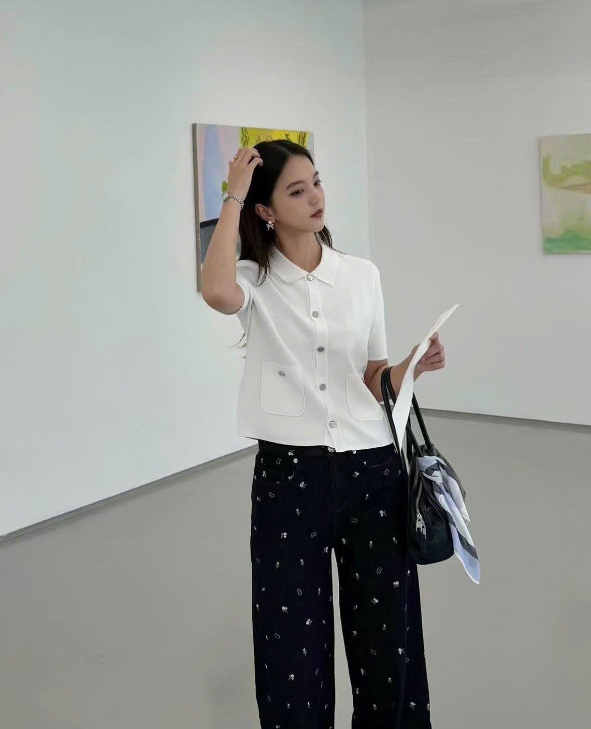 Quần jean đen - hoa