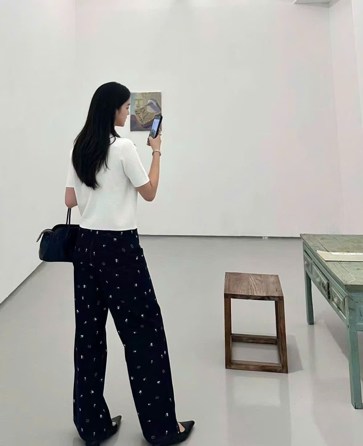 Áo CDG trắng ngắn tay 2 túi cúc đen
