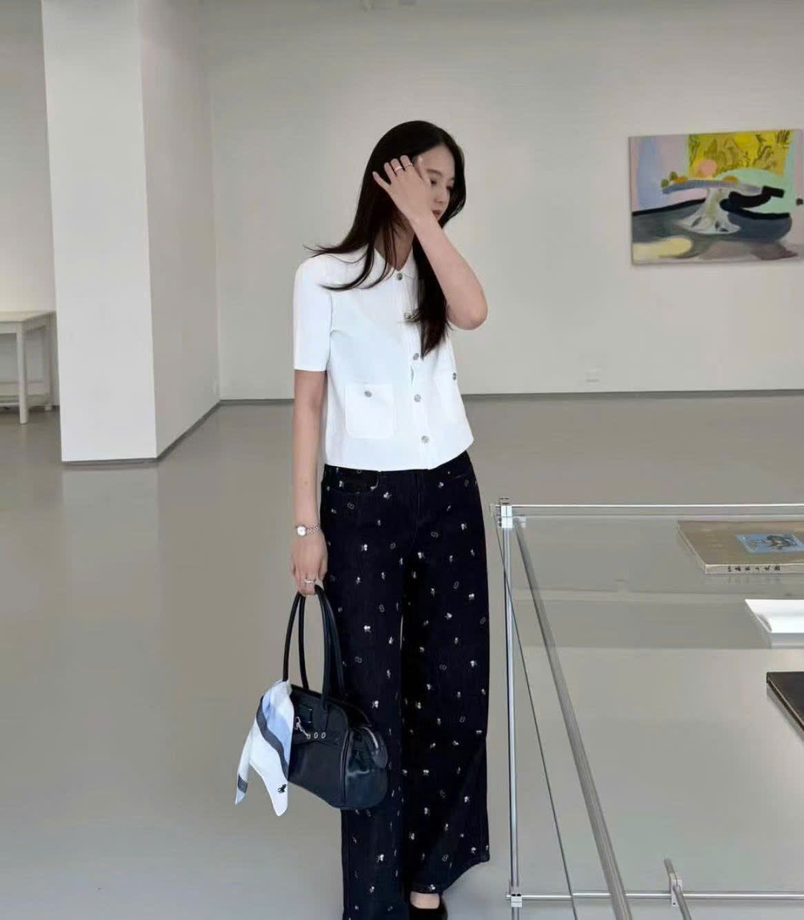 Áo CDG trắng ngắn tay 2 túi cúc đen